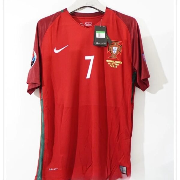 Portugal 2016 final home kit